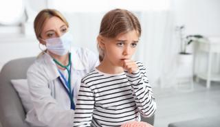 Παιδίατρος για γρίπη: Έρχεται αύξηση στις επόμενες εβδομάδες - Στα νοσοκομεία παίδων δεν υπάρχει κρεβάτι