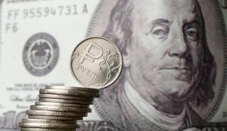 Ρούβλι: Στο χαμηλότερο επίπεδο από την αρχή του πολέμου στην Ουκρανία απέναντι στο δολάριο