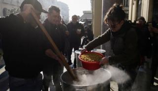 Θεσσαλονίκη: Φαγητό για άπορους της πόλης από την Προεδρία της Δημοκρατίας