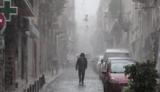 Κακοκαιρία «Μπάρμπαρα»: Επί ποδός παραμένουν οι δήμοι της Αττικής - Δεκάδες κλήσεις στην Πυροσβεστική
