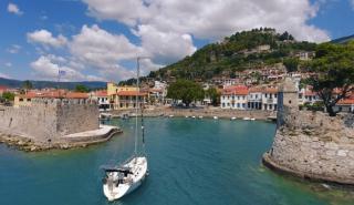 Η Ναύπακτος αναπτύσσεται έχοντας στρέψει το βλέμμα της στη θάλασσα