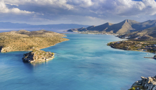 Πώς προχωρά το project «Elounda Hills» στην Κρήτη ύψους 400 εκατ. ευρώ – Τι περιλαμβάνει το «παραθεριστικό χωριό»