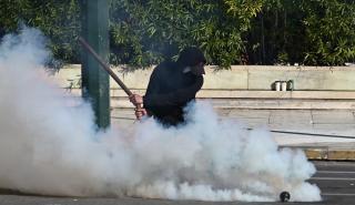 ΕΛΑΣ: 8 συλλήψεις και 15 προσαγωγές από τα επεισόδια στην Αθήνα - Δύο τραυματίες αστυνομικοί