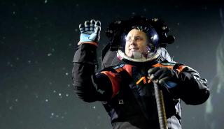 Ο άνθρωπος επιστρέφει στο φεγγάρι και η NASA αποκάλυψε τη στολή που θα φοράει