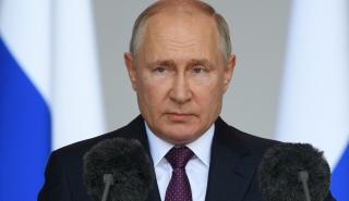 Ρωσία: Ο Πούτιν ζητά από κυβέρνηση και Κεντρική Τράπεζα να ελέγξουν τις εκροές κεφαλαίων