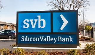 SVB: Συνεχίζονται οι εκροές και μετά την εξαγορά της