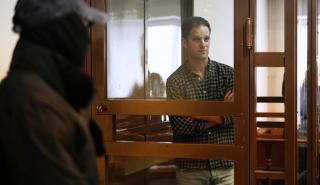 Ρωσία: Πρώτη εμφάνιση του Αμερικανού δημοσιογράφου στο δικαστήριο μετά τη σύλληψη