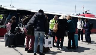 Σε εξέλιξη η έξοδος των εκδρομέων του Πάσχα από τα λιμάνια της Αττικής