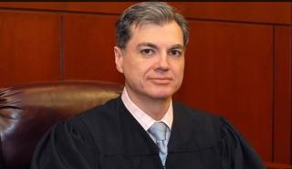 ΗΠΑ: Ποιος είναι ο δικαστής Χουάν Μέρτσαν, ενώπιον του οποίου θα εμφανιστεί o Ντόναλντ Τραμπ