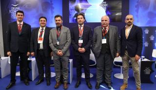 Η κοινωνία της πληροφορίας είναι με το πόδι κολλημένο στο γκάζι