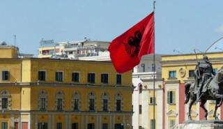 Αλβανία: Ένας νεκρός και δεκάδες τραυματίες σε έφοδο της αστυνομίας σε καταυλισμό εξόριστων Ιρανών