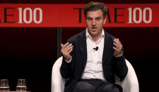 Από το «είσαι άνεργος» στα 8,4 δισ. ευρώ - Ο CEO της Airbnb διέψευσε τη μητέρα του