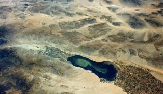 Περιβάλλον: Οι μισές από τις μεγαλύτερες λίμνες του κόσμου χάνουν το νερό τους