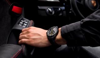 Η Porsche Design έφτιαξε ένα ρολόι για τους ιδιοκτήτες της νέας 718 Spyder RS