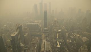 Φωτιές στον Καναδά: Νέφος καπνού «πνίγει» τη Νέα Υόρκη - Συναγερμός στις ΗΠΑ, απόκοσμες εικόνες