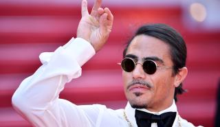 «Βουτιά» τζίρου στο εστιατόριο του Salt Bae στην Μύκονο