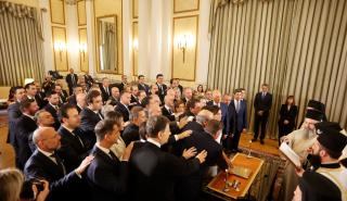 Ορκίστηκε η νέα κυβέρνηση: Ακολουθούν οι τελετές παράδοσης – παραλαβής στα υπουργεία
