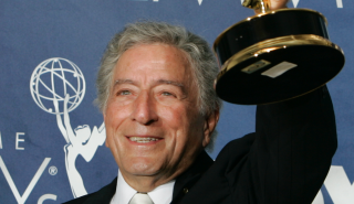 Πέθανε σε ηλικία 96 ετών ο εμβληματικός τραγουδιστής Τόνι Μπένετ