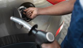 Γαλλία: Πουλήστε με ζημιά το μήνυμα της κυβέρνησης προς τα βενζινάδικα