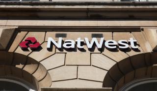 NatWest: Παραιτείται η CEO για την υπόθεση με τους λογαριασμούς του Φάρατζ
