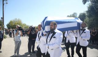 Κηδεία ανθυποσμηναγού Περικλή Στεφανίδη: Θρήνος στο «τελευταίο αντίο» στο Κιλκίς