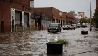 Νέα Υόρκη: Χάος στην πόλη από τις καταρρακτώδεις βροχοπτώσεις
