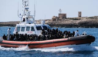 Ιταλία: Ανησυχία για επανάληψη των αυξημένων προσφυγικών κυμάτων προς τη Λαμπεντούζα