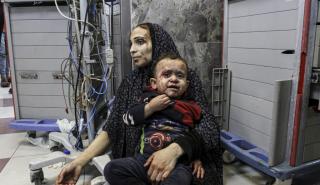 ΣΥΡΙΖΑ και ΚΚΕ καταδικάζουν τον βομβαρδισμό νοσοκομείου στη Γάζα