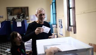 Ψήφισε ο Γιάννης Μώραλης στον Πειραιά