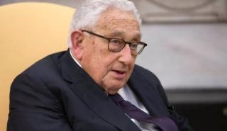 Κίσιντζερ: Ο Σολτς έπλεξε το εγκώμιο ενός σπουδαίου διπλωμάτη - Ο Πούτιν χαιρετίζει «ένα σοφό και οραματιστή κρατικό άνδρα»