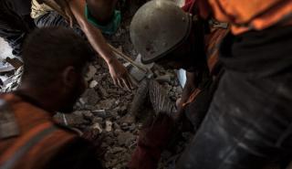 Γάζα: Τουλάχιστον 15 νεκροί και 60 τραυματίες από την ισραηλινή αεροπορική επιδρομή που έπληξε ασθενοφόρα