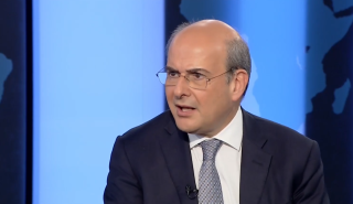 Χατζηδάκης: Δεν αντιμετωπίζουμε οριζόντια τους ελεύθερους επαγγελματίες - Μείωση για όσους πληρώνουν