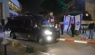 Γάζα: Απελευθερώθηκαν 17 όμηροι μετά το «θρίλερ» του Σαββάτου- Άλλοι 13 όμηροι θα απελευθερωθούν σήμερα