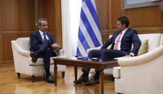 Σε εξέλιξη η συνάντηση Μητσοτάκη - Κασσελάκη στη Βουλή