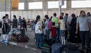 Πόλεμος στη Μ. Ανατολή: Σε εξέλιξη η εκκένωση από το πέρασμα της Ράφα - Σε αιγυπτιακά νοσοκομεία οι τραυματίες