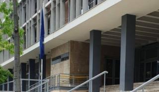 Ελεύθερος με τον όρο να μην προσεγγίζει τη σύζυγό του ο δικηγόρος
