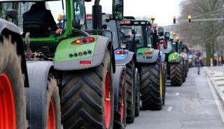 Συνεχίζονται οι κινητοποιήσεις των αγροτών σε Γαλλία και Βέλγιο - Μπλόκα σε οδικούς άξονες και λιμάνια