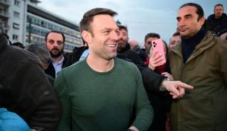 Ρεσιτάλ Κασσελάκη με αγρότες στο Σύνταγμα - Κι ο πράσινος Πέτρος στην πλατεία - Παραίτηση με σημασία