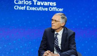 Stellantis: Η αμοιβή του Κάρλος Ταβάρες αυξήθηκε κατά 56% το 2023