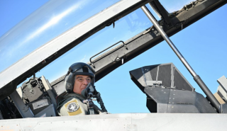 Πτήση Δένδια πάνω από το Αιγαίο με F-16 Viper: Το μήνυμά του