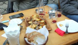 «Ποντάρει» πολλά στην Τσικνοπέμπτη η εστίαση - Αυξημένες οι κρατήσεις, σε λογικά επίπεδα οι τιμές