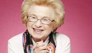 ΗΠΑ: Πέθανε στα 96 της η Δρ Ρουθ, η διάσημη τηλεοπτική σεξολόγος