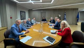 Συνάντηση ΕΣΕΕ-Κεραμέως: Στο επίκεντρο ψηφιακή κάρτα εργασίας, κατώτατος μισθός, συλλογικές διαπραγματεύσεις