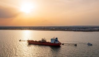 HELLENiQ ENERGY και Neste: «Βιώσιμα» καύσιμα σε όλα τα ελληνικά αεροδρόμια