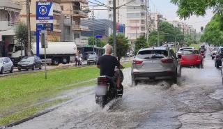 Σε Σποράδες, Εύβοια και Πελοπόννησο τα μεγαλύτερα ύψη νερού - Ισχυρή καταιγίδα έπληξε τα νότια προάστια της Αθήνας