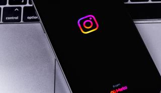 Χρήστες του Instagram δεν μπορούν να κάνουν unfollow τον Τραμπ - Τι απαντά η Meta