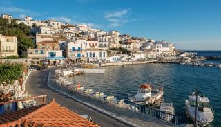 Την Άνδρο προτείνει η βρετανική Express ως ιδανική επιλογή στις Κυκλάδες
