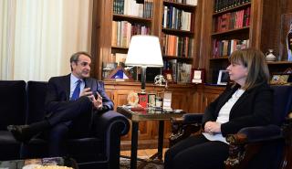Συνάντηση Μητσοτάκη - Σακελλαροπούλου σήμερα στο Προεδρικό Μέγαρο