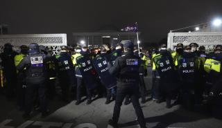 Νότια Κορέα: Συγκρούσεις μεταξύ διαδηλωτών υπέρ και κατά του καθαιρεθέντος προέδρου Γιουν