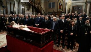 Αποχαιρετισμός στον Αρχιεπίσκοπο Αλβανίας Αναστάσιο: Λαϊκό προσκύνημα στη σορό του στη Μητρόπολη Αθηνών